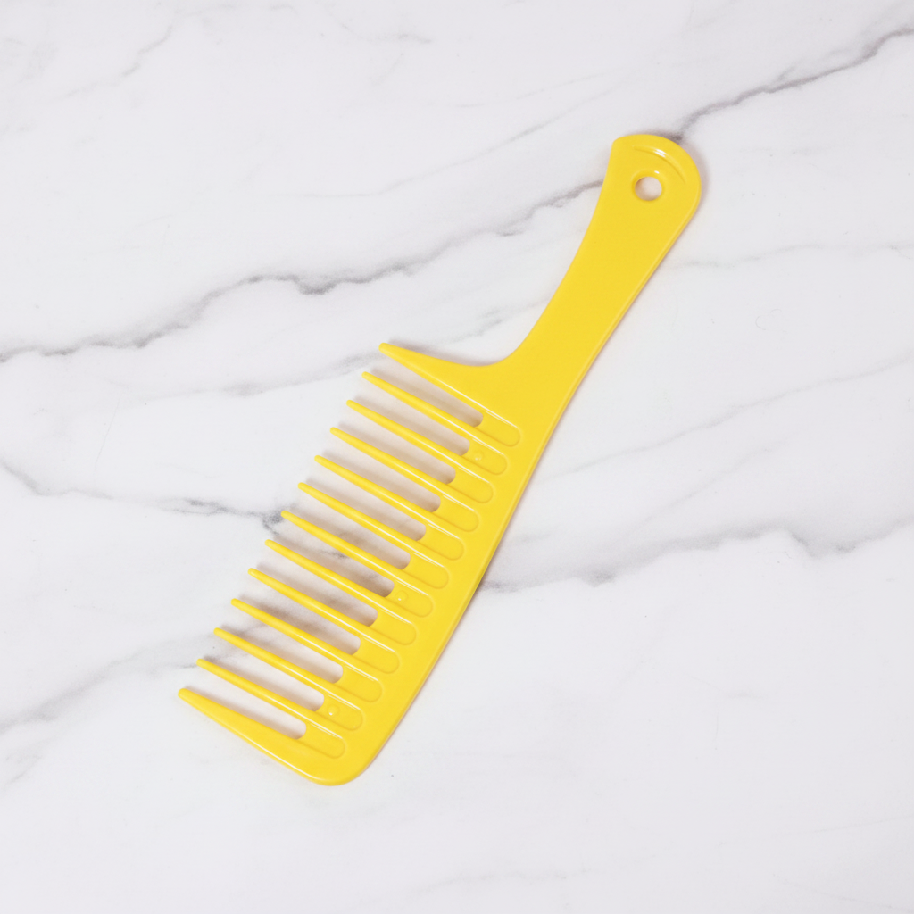 The Essential Detangler: Anti-Static Styling Comb